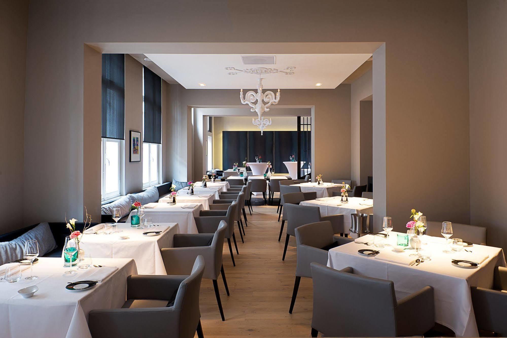 Het Arresthuis Roermond Exterior photo Restaurant AOC